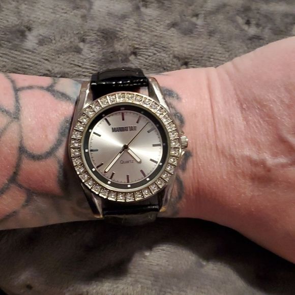 Manhattan by Croton Women's Silver Crystallized Bezel Watch CM404246 Black‎ Band - Picture 9 of 12